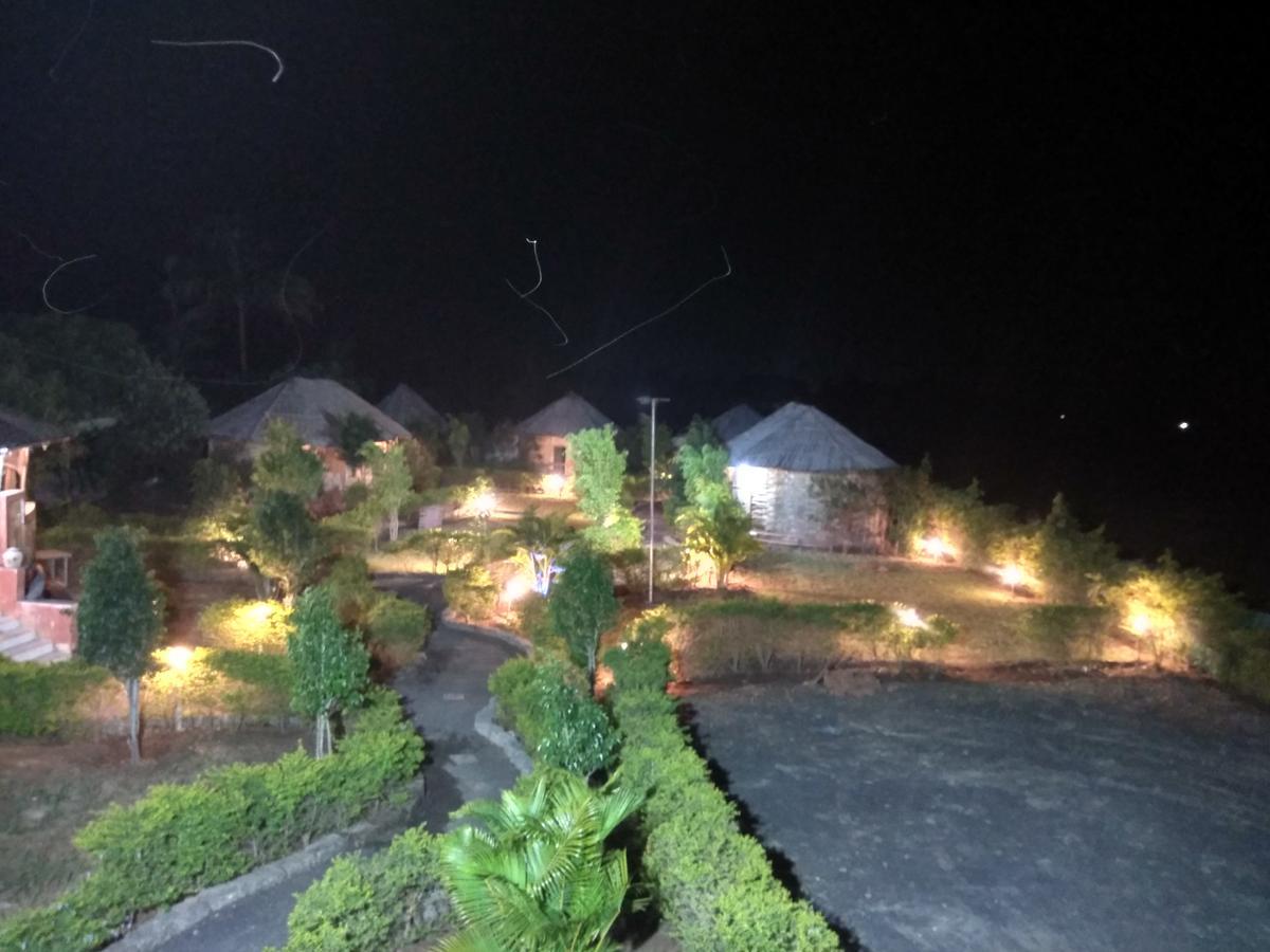 The Hillview Camp Resort ササン・ギル エクステリア 写真